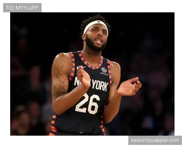 米切尔·罗宾逊篮下高效防守提升球队内线稳定性